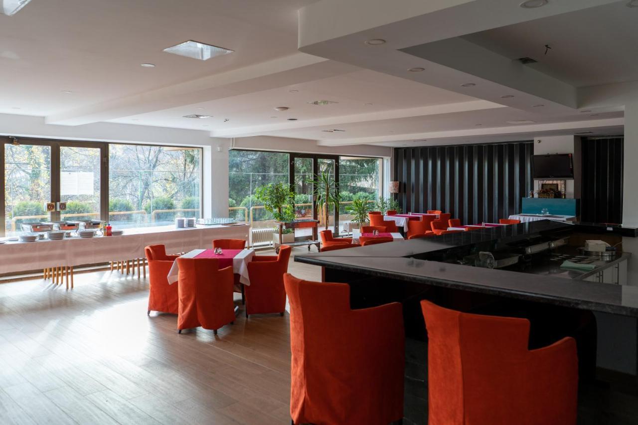 Hotel Grand Sarajevo Bagian luar foto