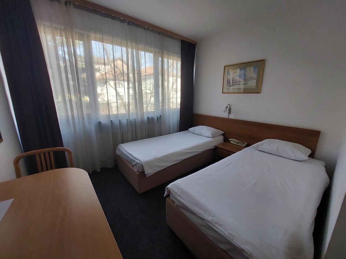 Hotel Grand Sarajevo Bagian luar foto