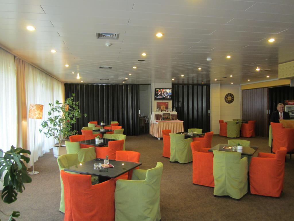 Hotel Grand Sarajevo Bagian luar foto