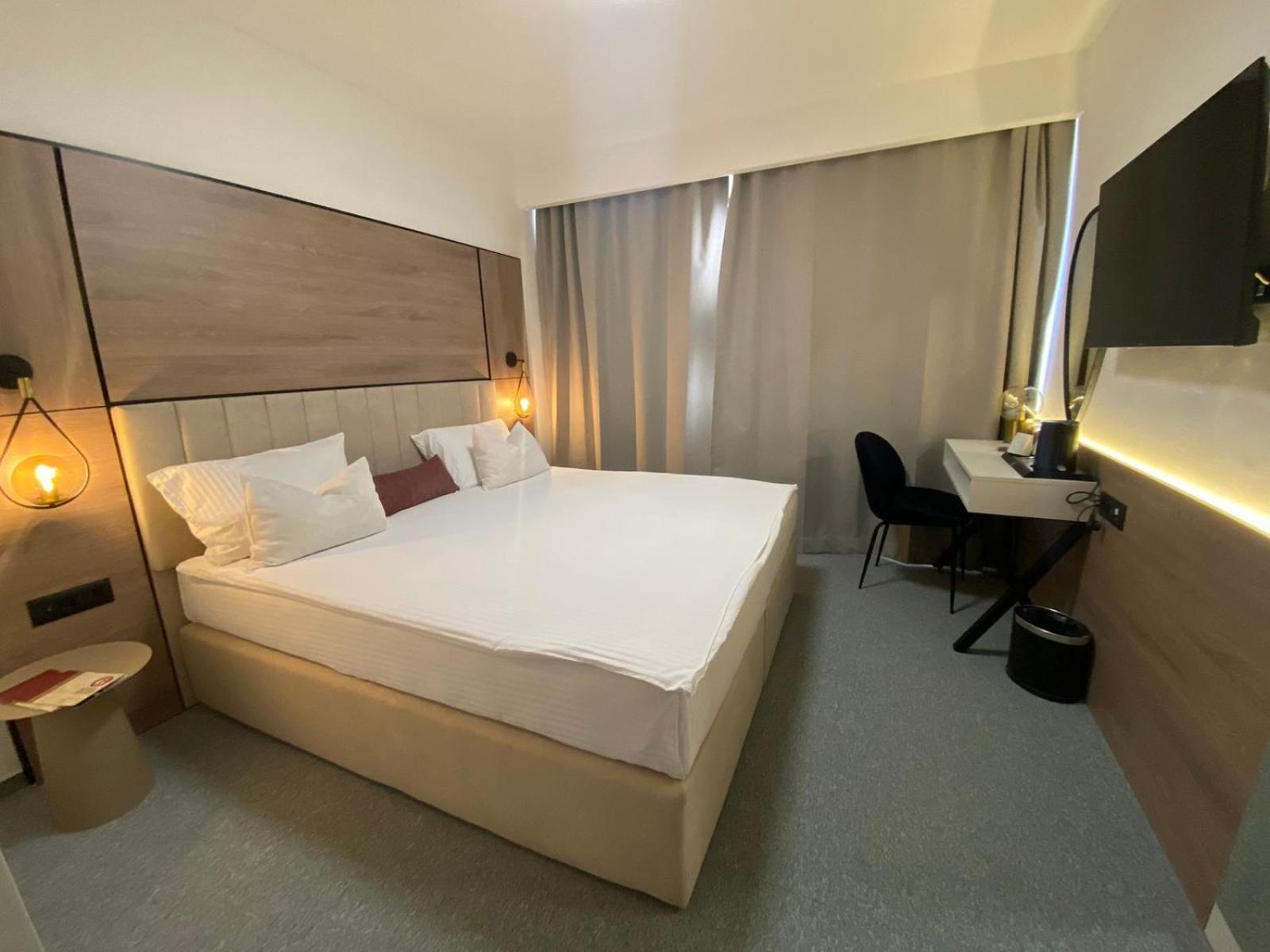 Hotel Grand Sarajevo Bagian luar foto