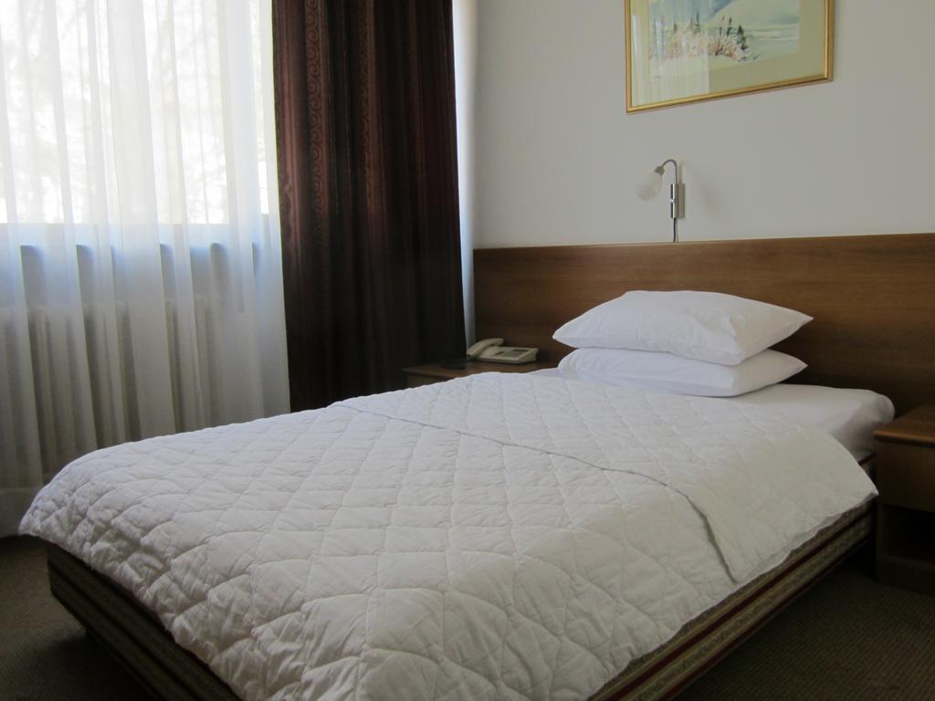 Hotel Grand Sarajevo Bagian luar foto
