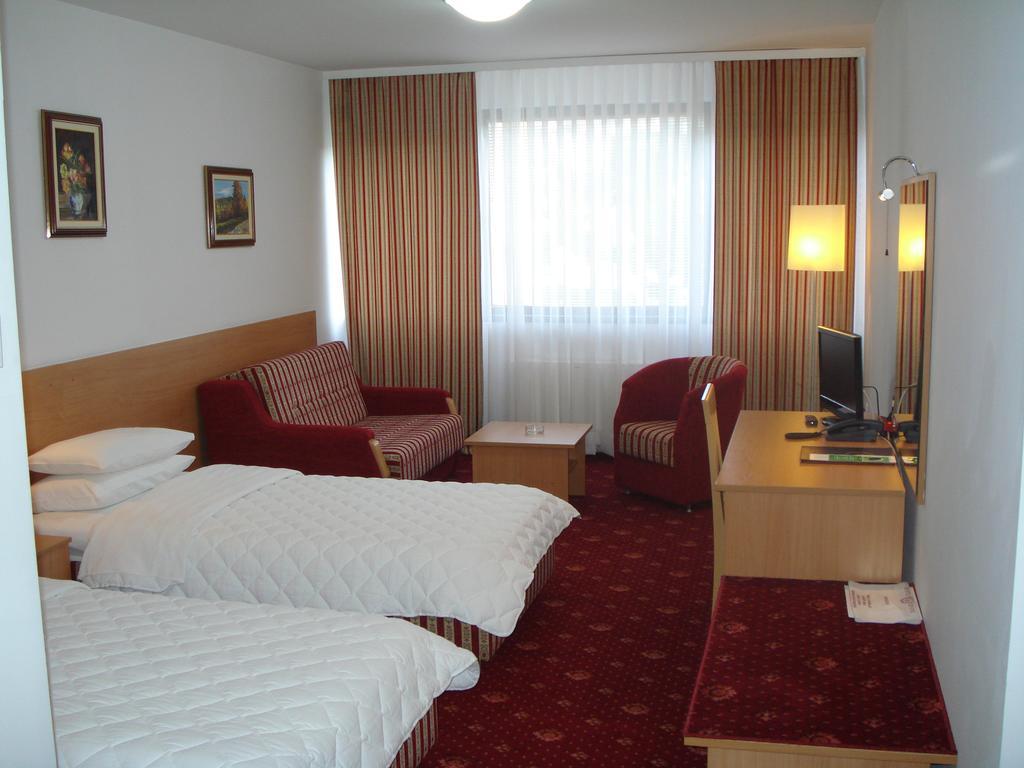 Hotel Grand Sarajevo Bagian luar foto