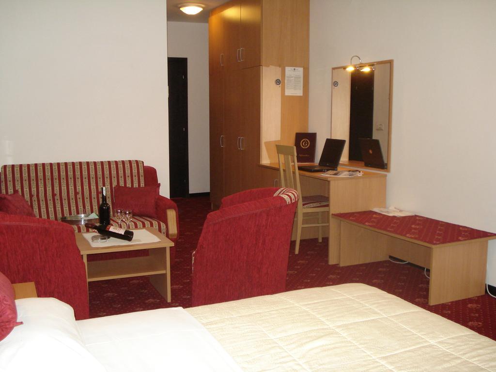 Hotel Grand Sarajevo Bagian luar foto