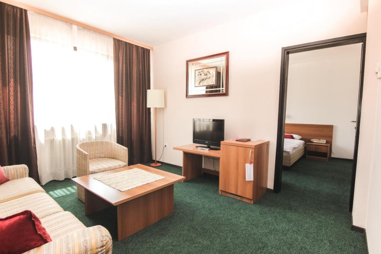 Hotel Grand Sarajevo Bagian luar foto