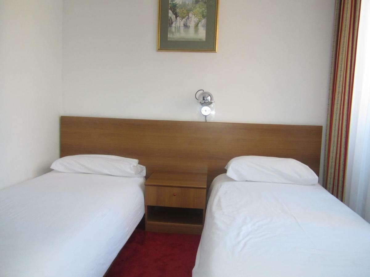Hotel Grand Sarajevo Bagian luar foto